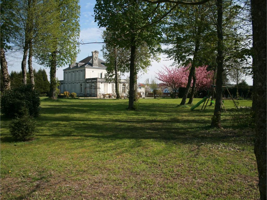 Chateau Du Clos Mortier Saint-Dizier Exterior photo